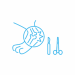 CHIRURGIA ORTOPEDICA Disegno a linee blu di un occhio con incisione chirurgica, bisturi e forbici, che rappresenta un intervento chirurgico o oftalmico, su sfondo chiaro.